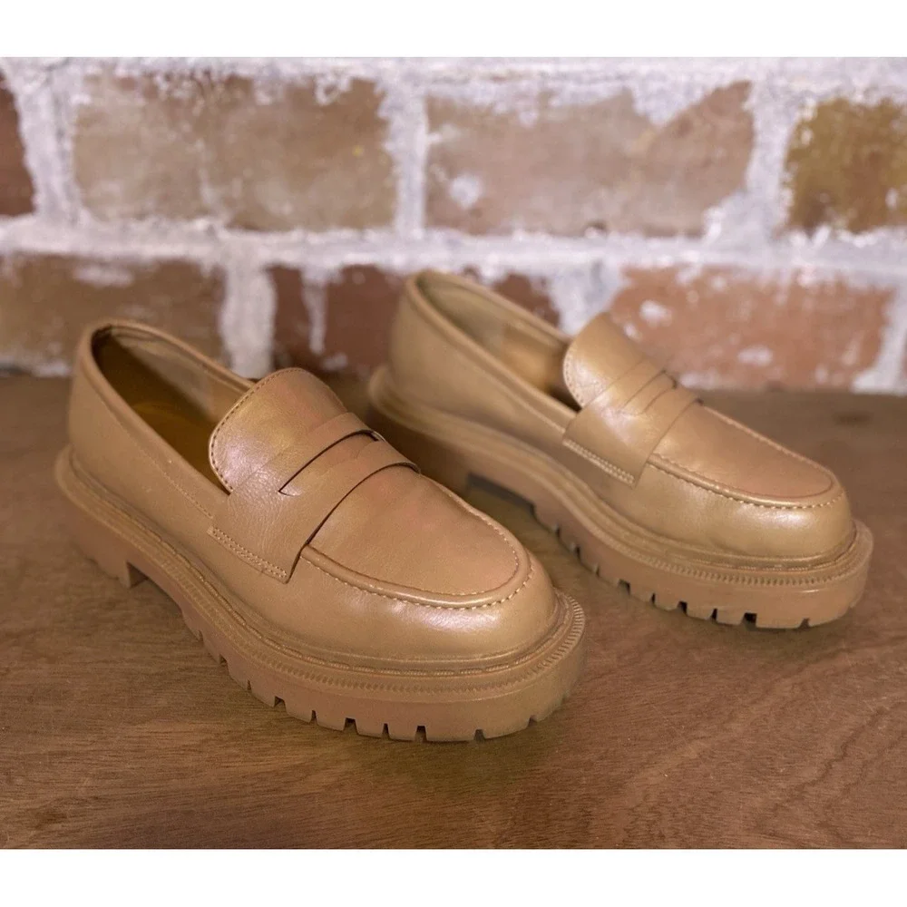 American Eagle Chunky Lug Loafers Nude Tan Womens Size 7.5 Slip-On Platform Shoe